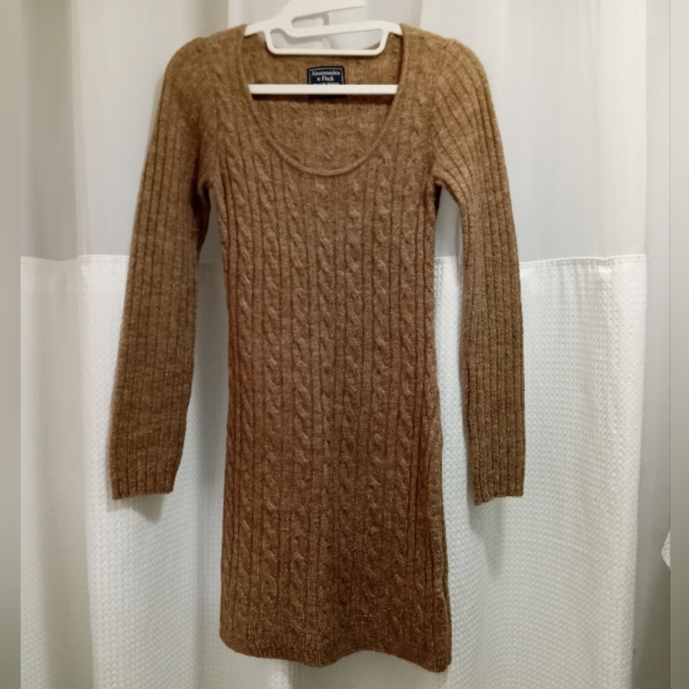 Abercrombie and Fitch cable knit sweater dress. EUC.  Size xxs.